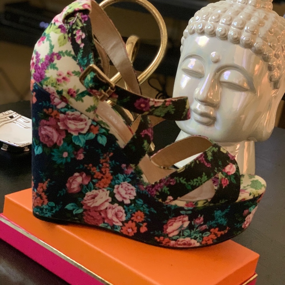 Aldo multicolor wedges 🌸